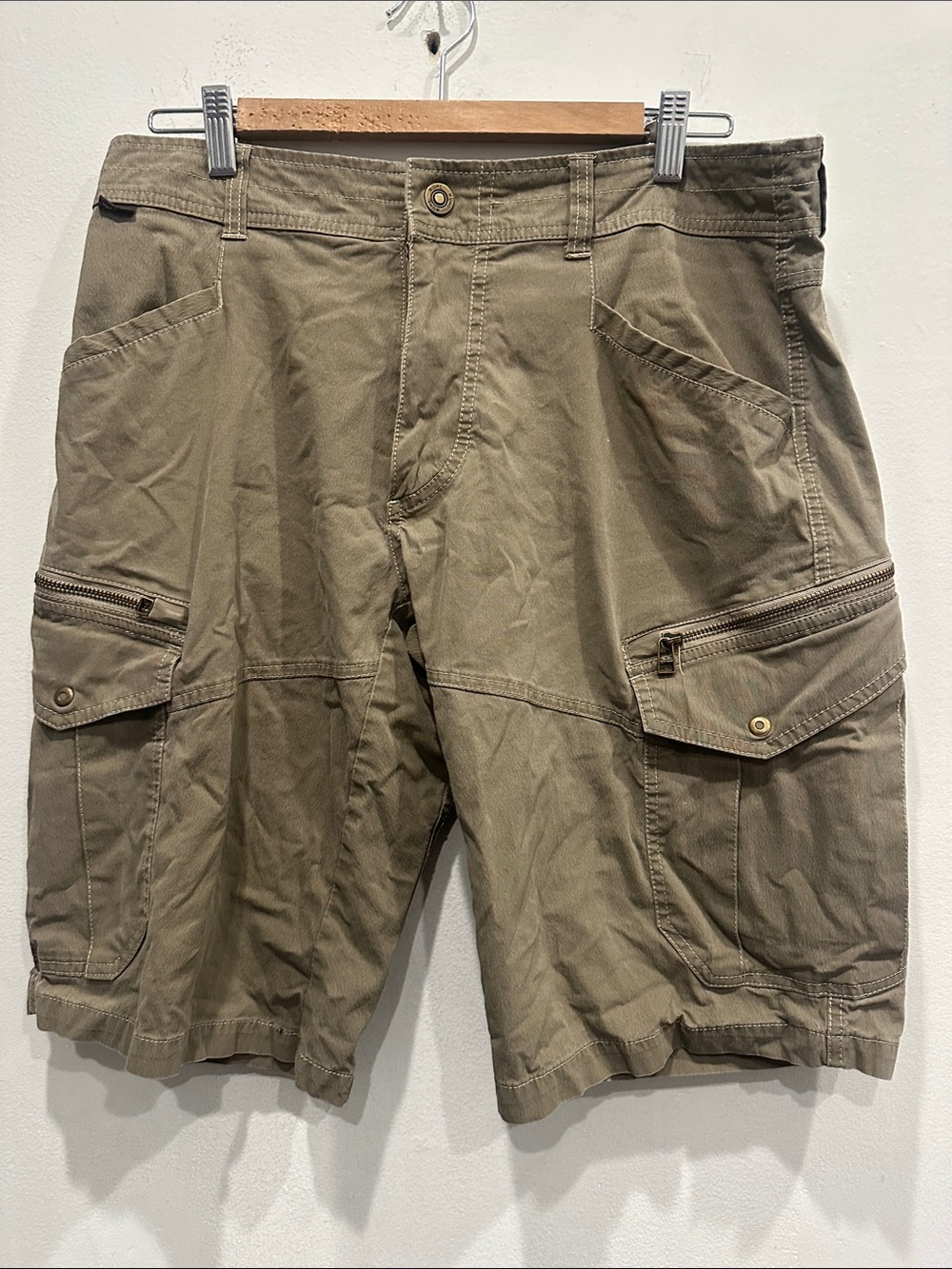 Kuhl Cargo Shorts Men Size 34 green brown pockets hiking biking outdoor
